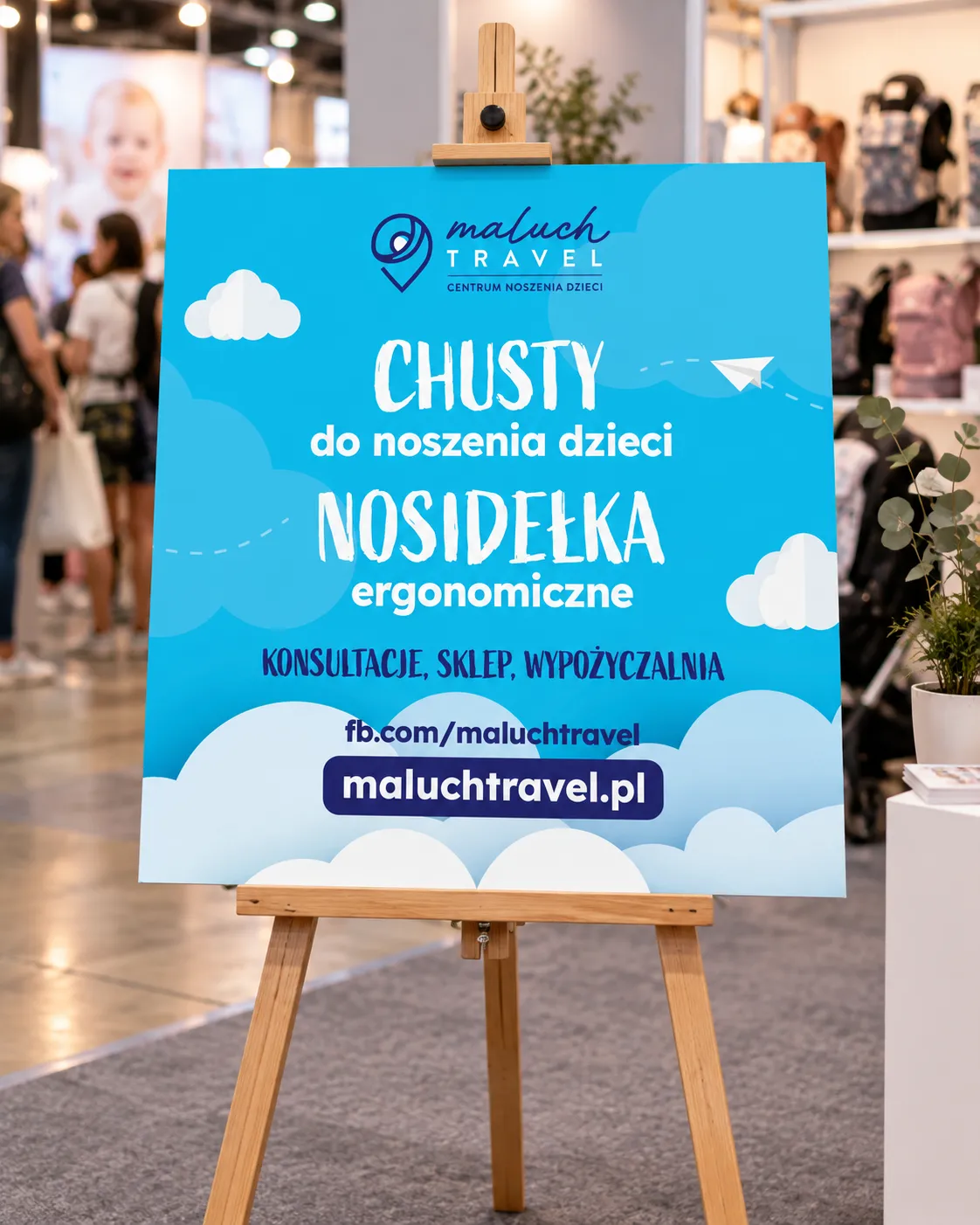 Plansza Maluch Travel na sztaludze na targach dziecięcych
